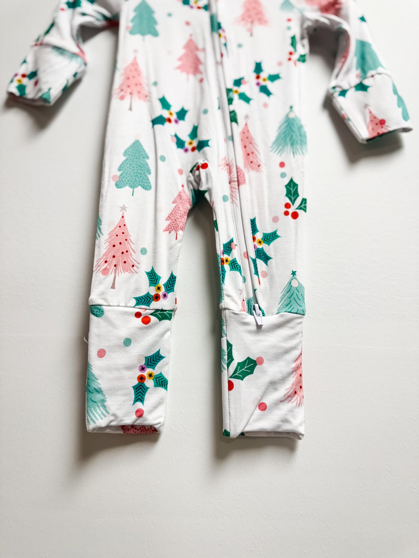 Holly Jolly - Bamboo Zipper Sleeper