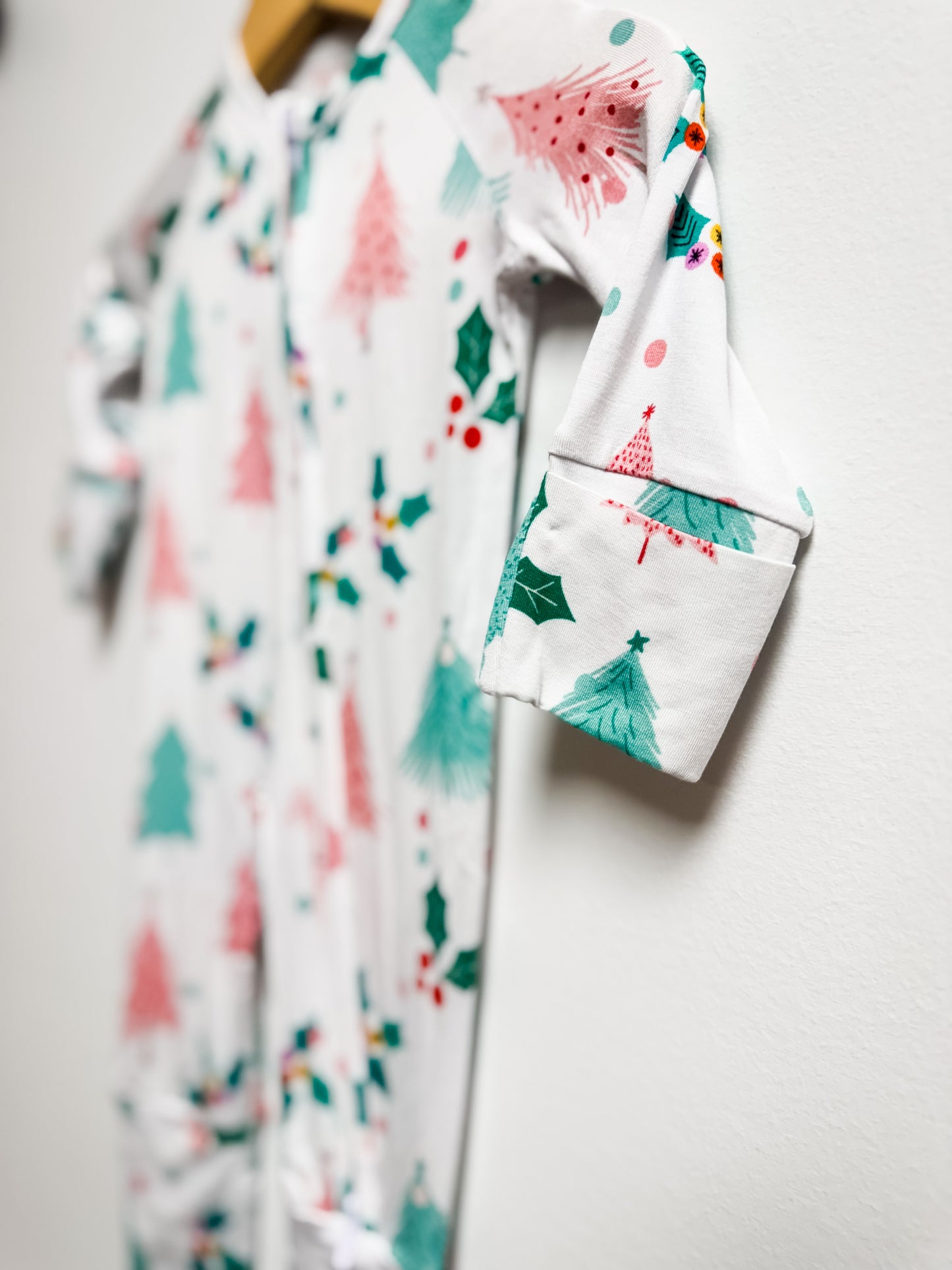 Holly Jolly - Bamboo Zipper Sleeper